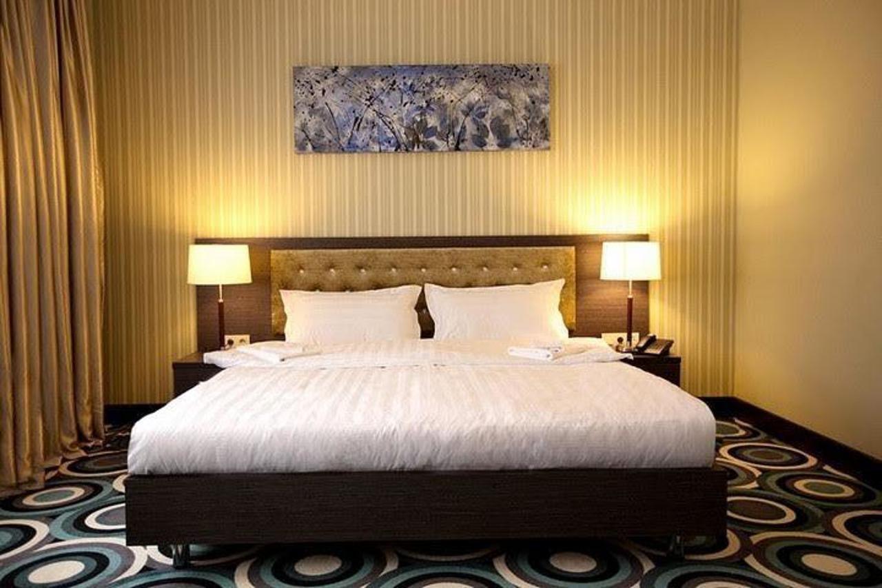 Mildom Hotel